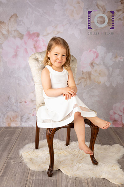 Photographe fillette studio fleurs