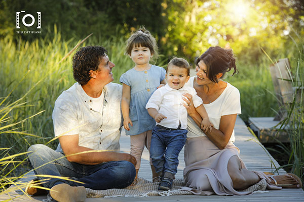 photo-de-famille-extrieur-dans-le-bois- Photo famille extérieure dans le bois champs