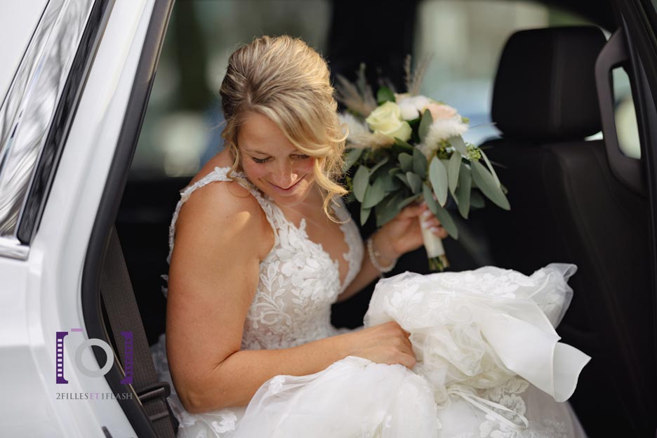 Photographie mariage photo extérieure voiture église Lanaudière