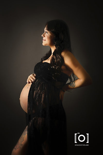 photographe-professionnelle-pour-femme-enceinte-studio Grossesse Photographie maternité studio