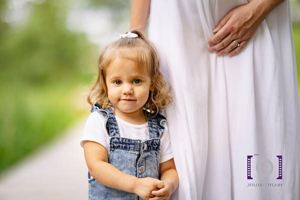photographe-enfant-douce-et-gentille-eccoute-client-maternité
