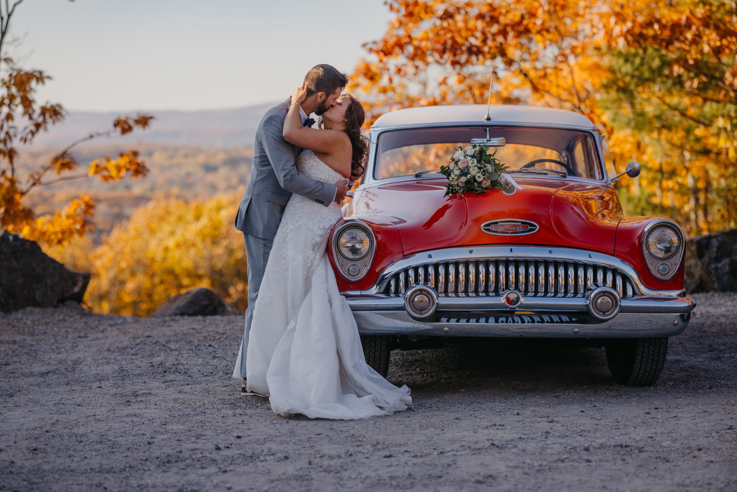 mariage lanaudiere montagne coupee photographe de mariage auto ancienne couleurs automne