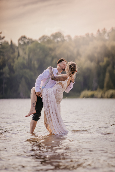 mariage sacacomie, auberge mauricie, mariage extérieur été, photographe de la région