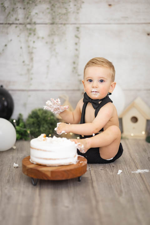 smash the cake un an, 1 an enfant, gâteau en studio. Studio Lanaudière, photographe